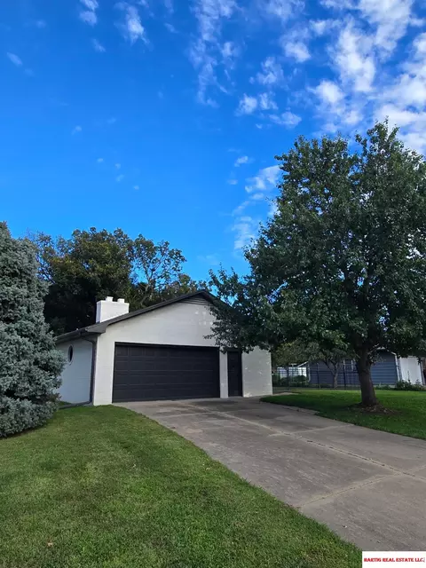 1603 Washington St, Beatrice, NE 68310 photo 2