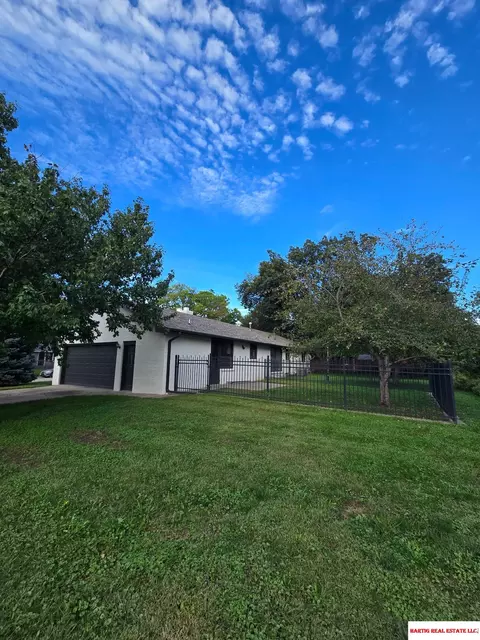 1603 Washington St, Beatrice, NE 68310 photo 3