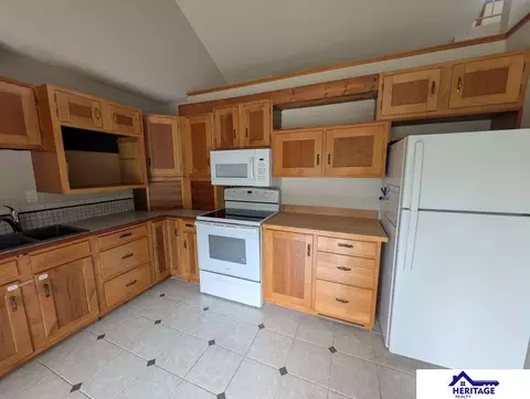 Kitchen - 655 E 8th St, York, NE 68467 photo 3 of 4