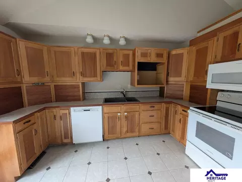 Kitchen - 655 E 8th St, York, NE 68467 photo 2 of 4