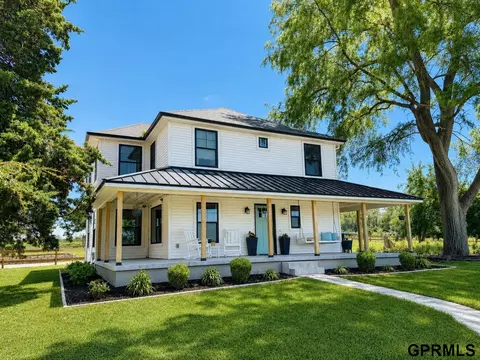 2126 County Rd #8, Yutan, NE 68073