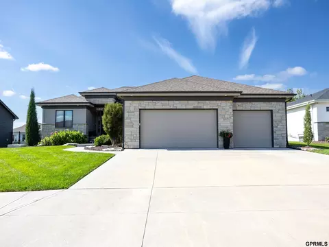 10812 S 176th St, Omaha, NE 68136