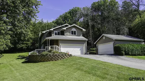 12075 Waldon Cir, Council Bluffs, IA 51503