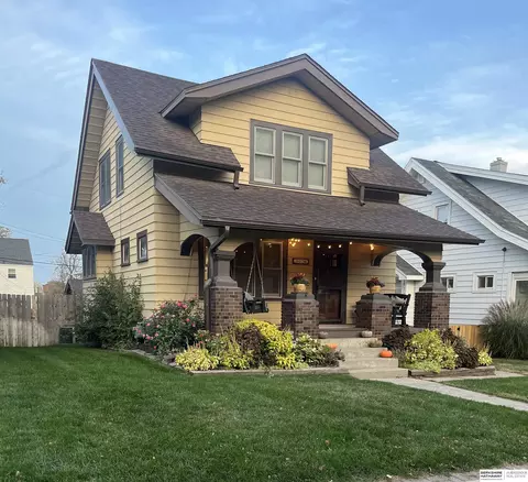 3076 S 32 St, Omaha, NE 68105