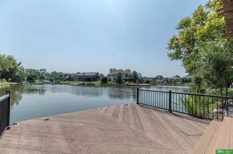 2713 Lakeview Cir, Plattsmouth, NE 68048