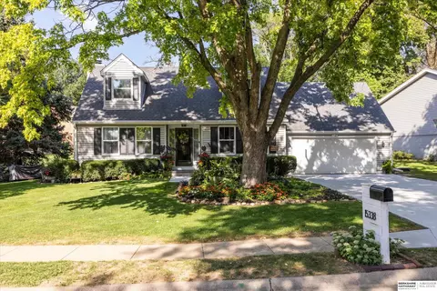 15338 Davenport Cir, Omaha, NE 68154