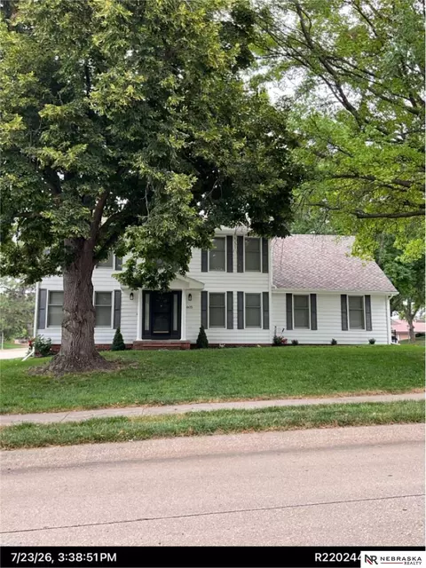 605 N 147th St, Omaha, NE 68154