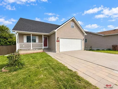 5242 N 9th Cir, Lincoln, NE 68521