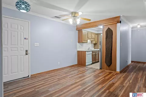 3001 S 51st St #303, Lincoln, NE 68506