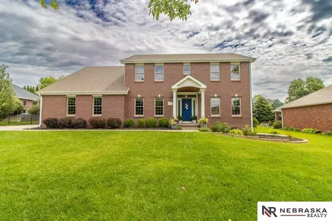 6808 Ridge Rd, Lincoln, NE 68512