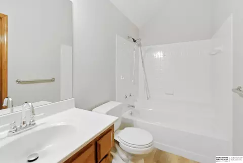 12660 Camden Ave, Omaha, NE 68164