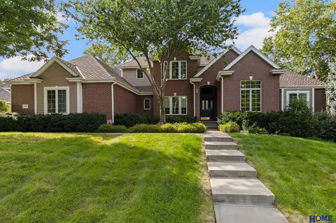 6715 Old Dominion Rd, Lincoln, NE 68516
