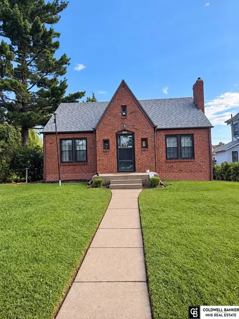 2111 Harwood St, Lincoln, NE 68502