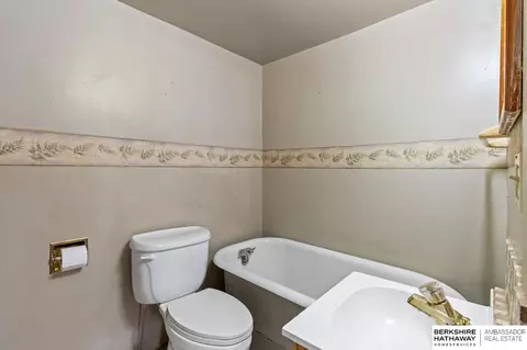 Bath - 440 State St, Lyons, NE 68038 photo 1 of 1