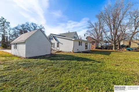 Exterior - 440 State St, Lyons, NE 68038 photo 3 of 4