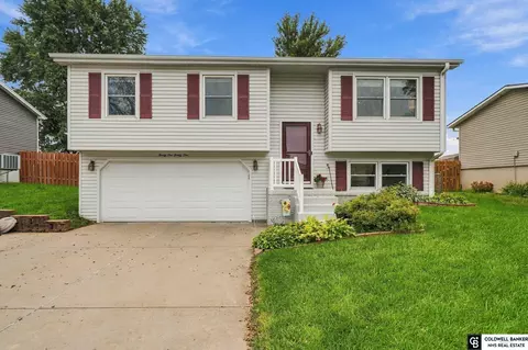 2121 W Sandpiper Ln, Lincoln, NE 68528