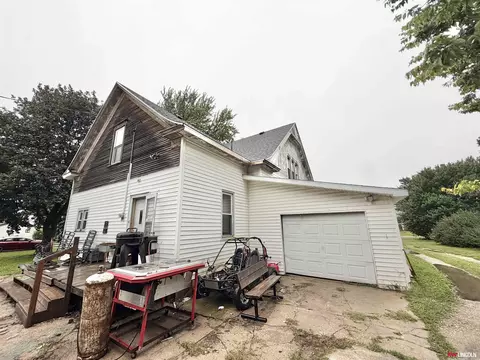 400 Plum St, Gresham, NE 68367 photo 3