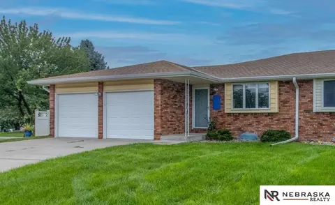 1042 Daybreak Cir, Lincoln, NE 68505