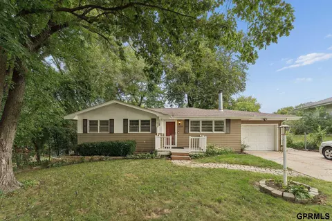 5834 Read St, Omaha, NE 68152