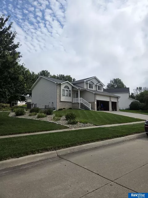 7920 Cheney Ridge Rd, Lincoln, NE 68516