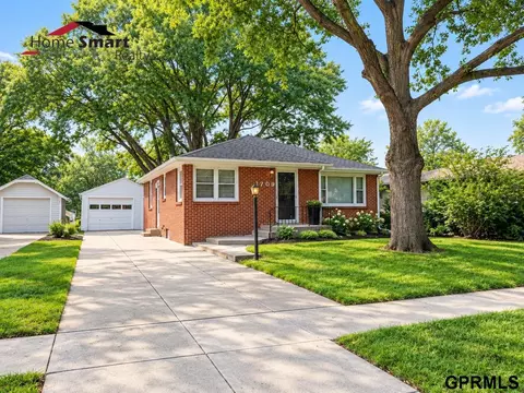 2709 S 12 St, Lincoln, NE 68502