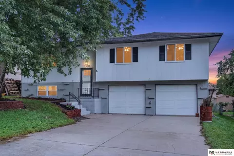 15117 Adams St, Omaha, NE 68137