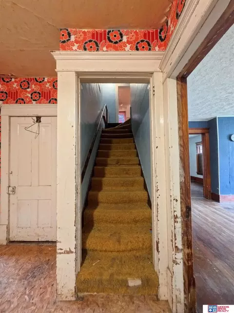 Entry Way - 211 E 8th St, Stromsburg, NE 68666 photo 2 of 4
