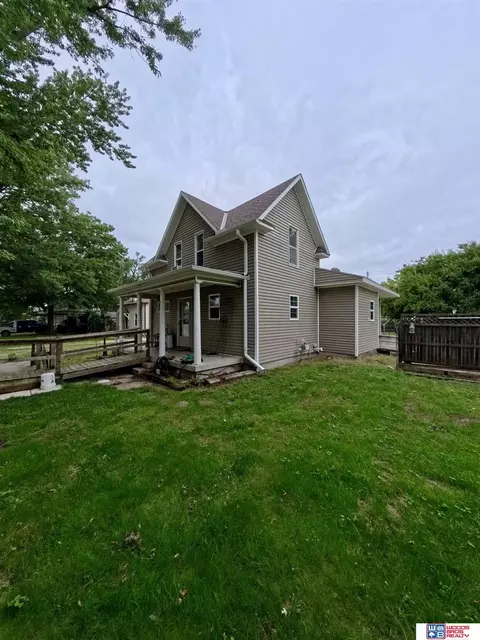 Exterior - 211 E 8th St, Stromsburg, NE 68666 photo 2 of 6