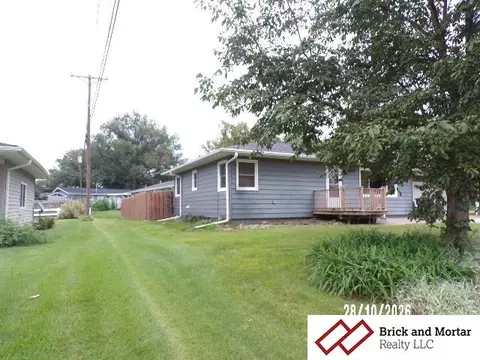 Exterior - 1000 N 18th St, Beatrice, NE 68310 photo 2 of 7