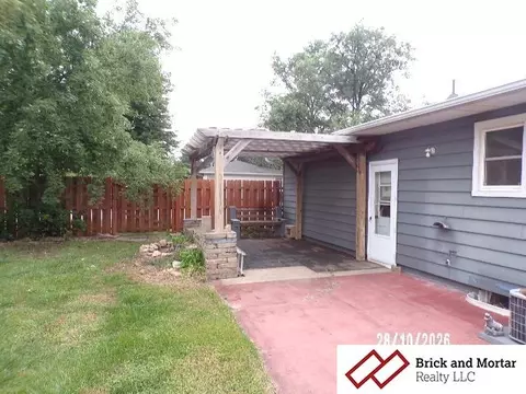 Exterior - 1000 N 18th St, Beatrice, NE 68310 photo 5 of 7