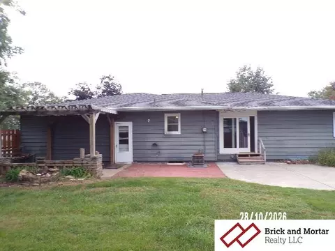 Exterior - 1000 N 18th St, Beatrice, NE 68310 photo 7 of 7