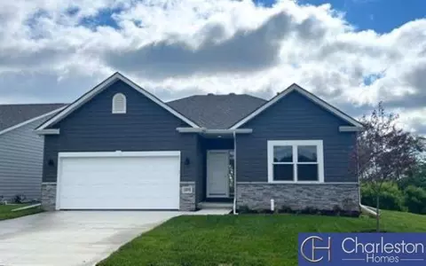 11704 S 54th St, Bellevue, NE 68133
