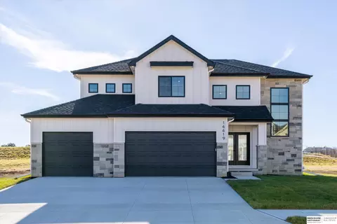 21910 Hampton Dr, Gretna, NE 68028