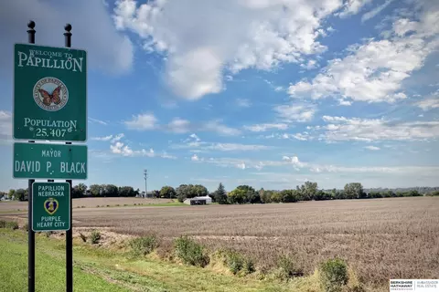 5316 Cornhusker Rd, Papillion, NE 68133