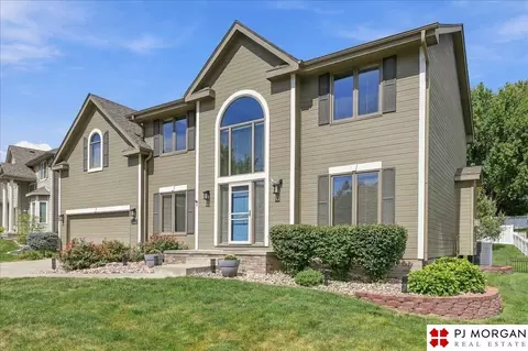 17622 Monroe St, Omaha, NE 68135