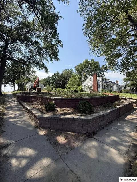 2757 S 11th St, Lincoln, NE 68502