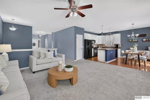 14887 Eagle St, Bennington, NE 68007