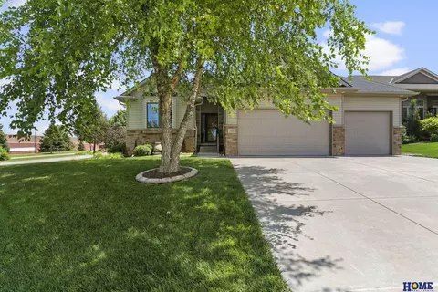 8900 S 28th St, Lincoln, NE 68516