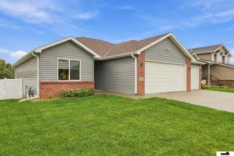 9009 Blacksmith Rd, Lincoln, NE 68507