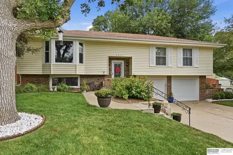 4917 N 106th St, Omaha, NE 68134