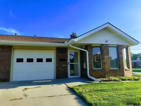 4335 Normal Blvd #17, Lincoln, NE 68506