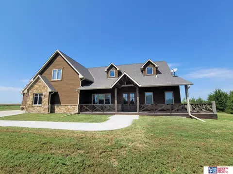 2451 280th Rd, Seward, NE 68434