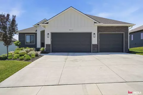 8833 Calamus River Rd, Lincoln, NE 68520
