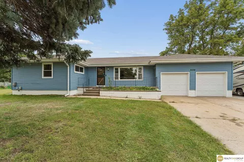 909 Jewell Rd, Bellevue, NE 68005
