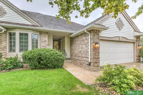 4 Norwood Ct, Council Bluffs, IA 51503