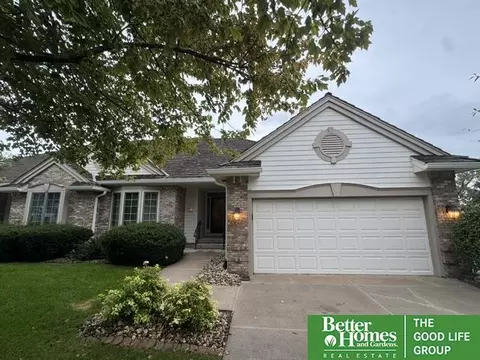 4 Norwood Ct, Council Bluffs, IA 51503