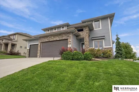 11723 S 109th St, Papillion, NE 68046