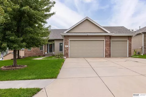 20227 Crystal Ave, Gretna, NE 68028