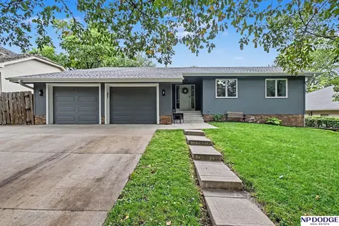 15827 Leavenworth St, Omaha, NE 68118