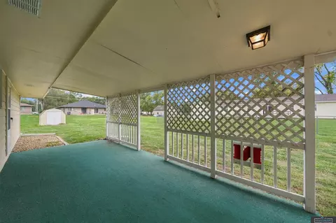 Exterior - 1316 N 16th St, Beatrice, NE 68310 photo 3 of 9